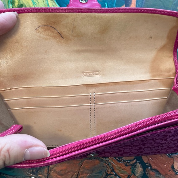 💖COACH💖 Barbie vibe wristlet wallet! - Picture 4 of 9